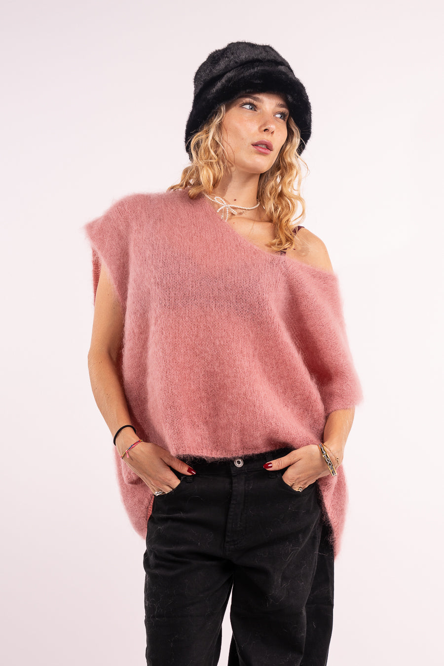 CHLOE 25 Hut
